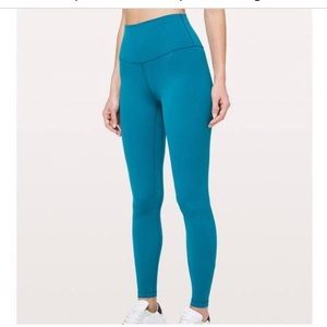 Lululemon leggings size 2 Capri color